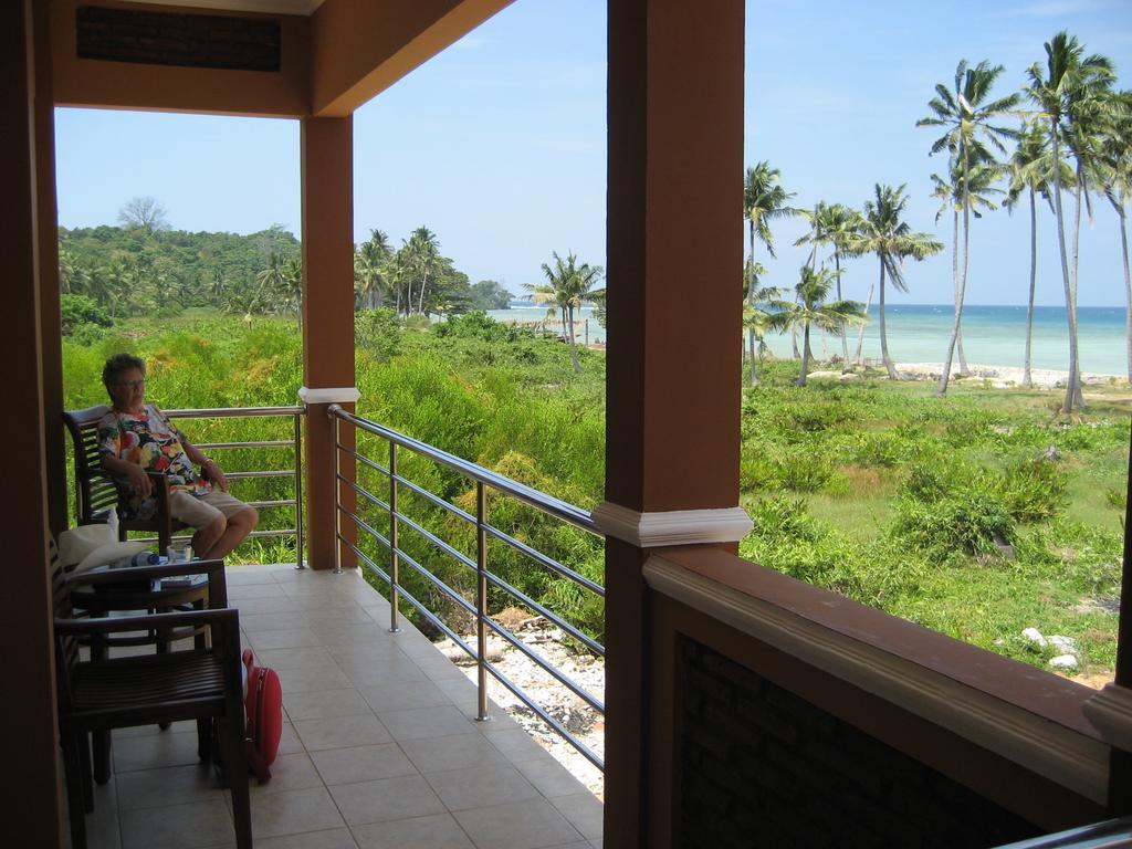 Escape Karimunjawa Hotel Semarang Exterior photo